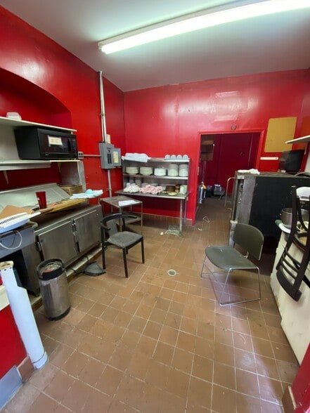 428 Main St, Altavista, VA for lease - Interior Photo - Image 2 of 6