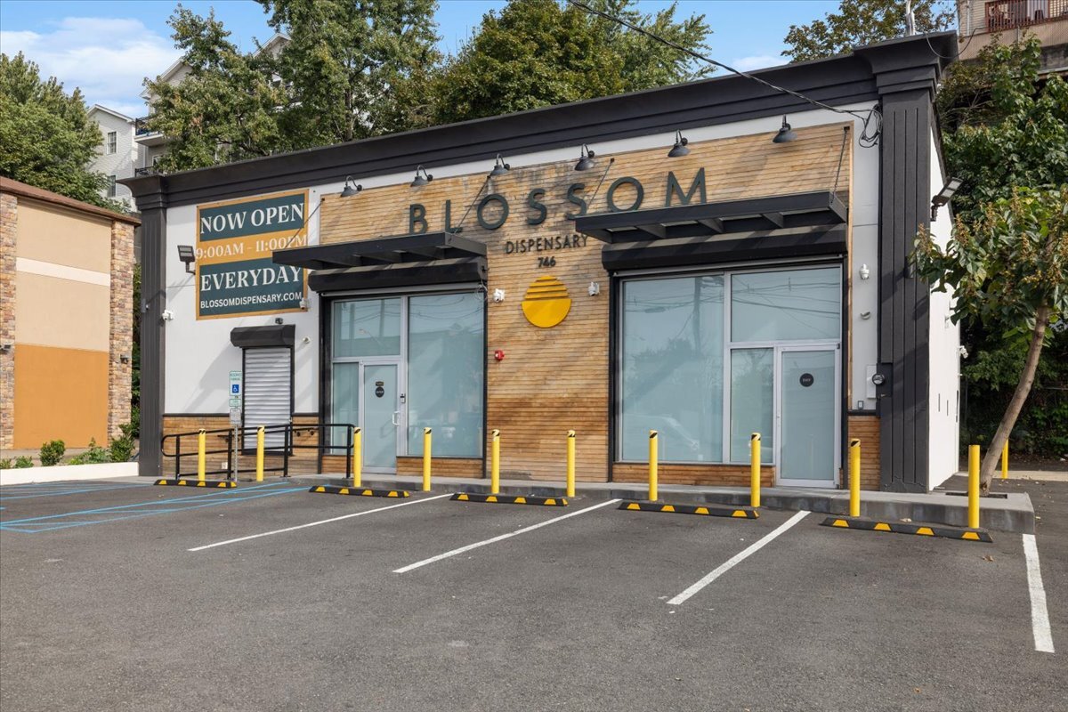 746-748 Tonnele Ave, Jersey City, NJ for sale Building Photo- Image 1 of 20