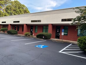 205-219 Fulton Ct, Peachtree City, GA for lease Building Photo- Image 1 of 6