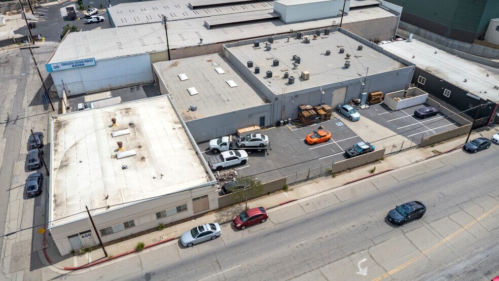 400-410 S Irwindale Ave, Azusa, CA à vendre - Photo du bâtiment - Image 1 de 42