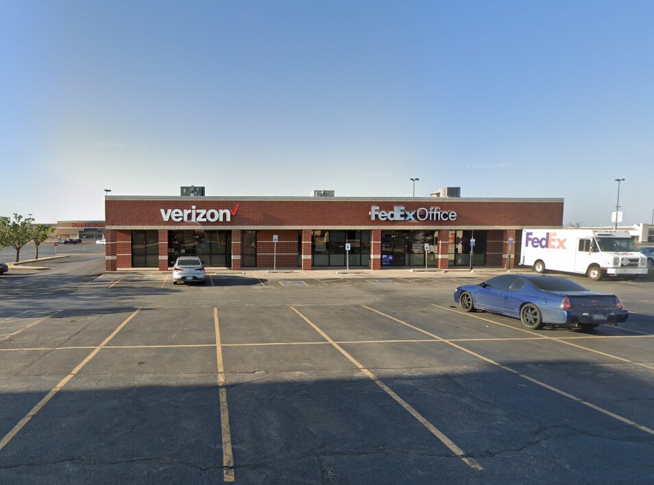 2219 SW 74th St, Oklahoma City, OK for lease Building Photo- Image 1 of 1