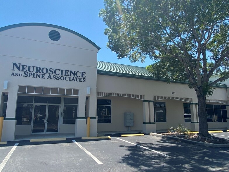 877 111th Ave N, Naples, FL for lease - Building Photo - Image 3 of 6