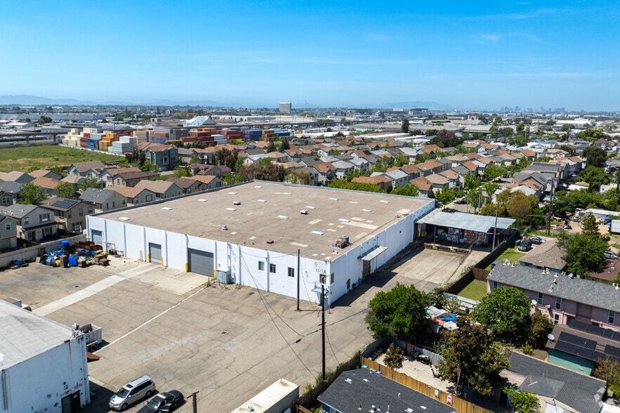 1025 98th Ave, Oakland, CA for lease - Aerial - Image 2 of 12
