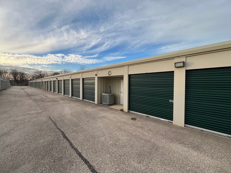 305 Front St, Mchenry, IL for sale - Building Photo - Image 2 of 5