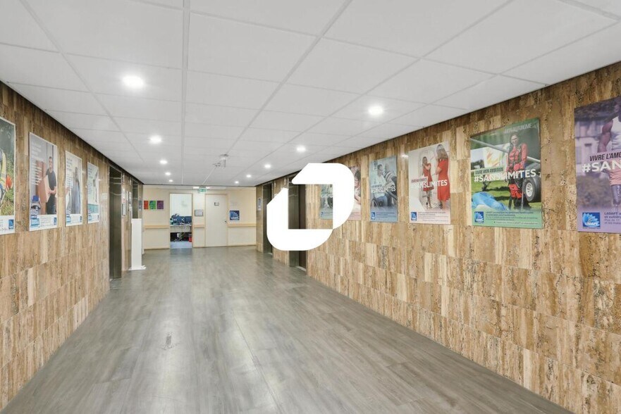 Office in Pantin for sale - Interior Photo - Image 2 of 15