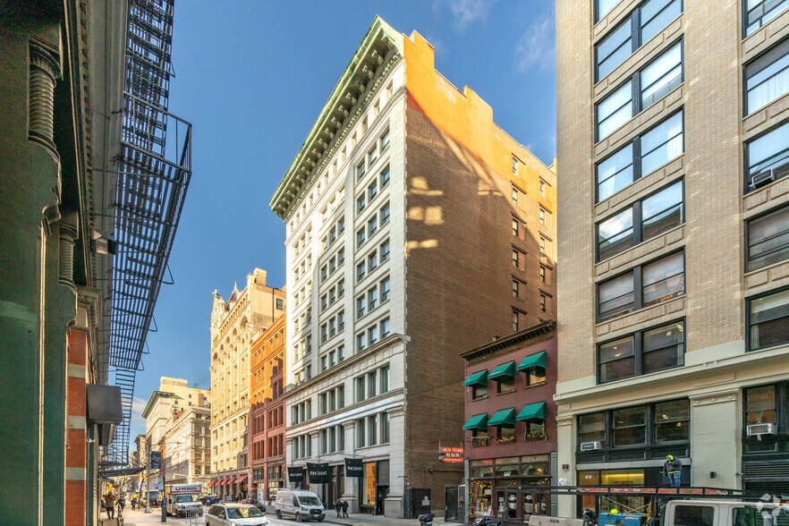 37 E 18th St, New York, NY for lease - Building Photo - Image 2 of 3