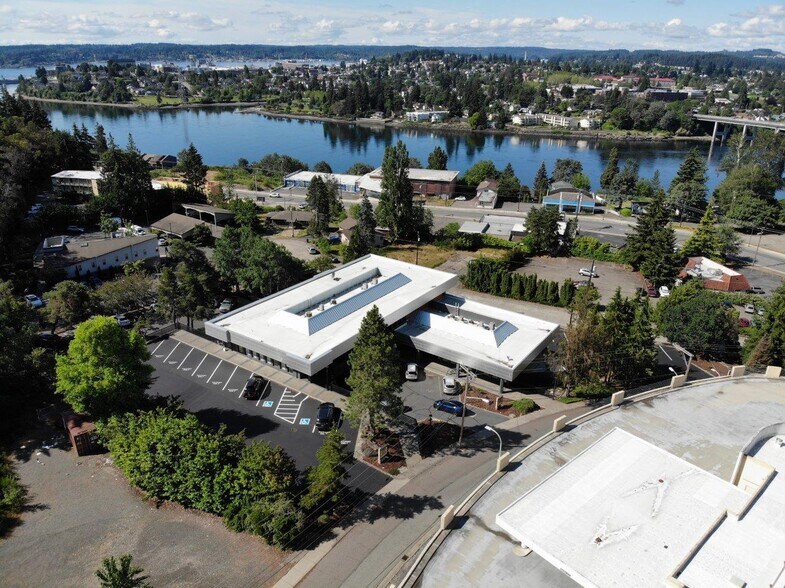 2500 Cherry Pl, Bremerton, WA à louer - Photo du bâtiment - Image 3 de 12