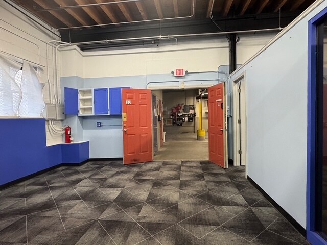 27 Walnut St, Peabody, MA for lease Interior Photo- Image 1 of 5