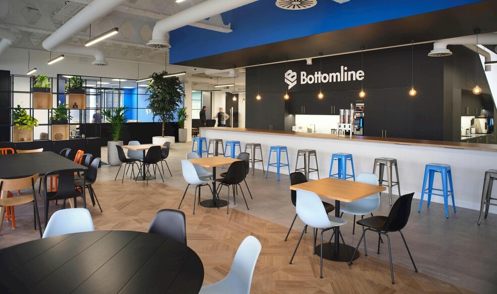 Waterside Dr, Reading for lease - Building Photo - Image 2 of 7