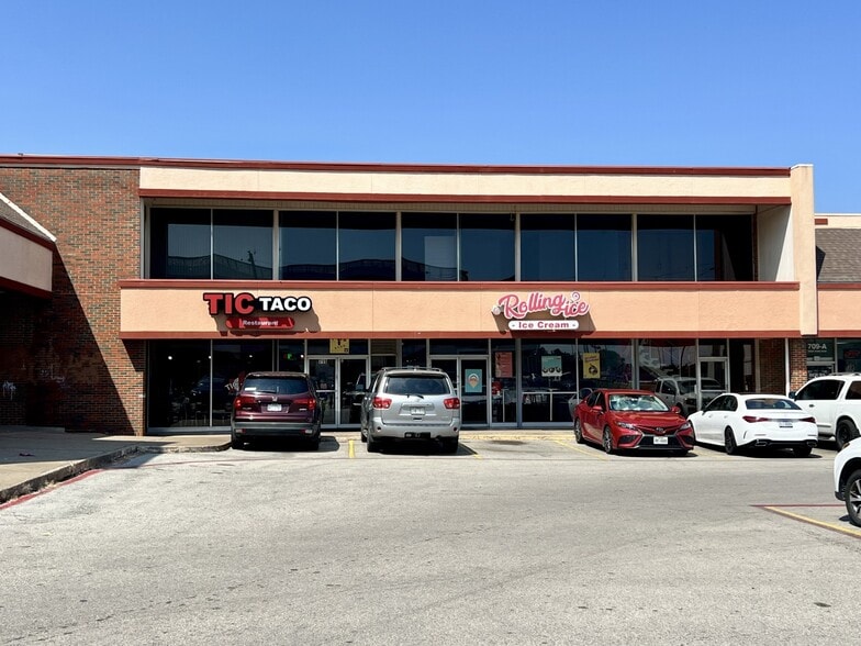 701-817 W Park Row Dr, Arlington, TX for lease - Building Photo - Image 1 of 6
