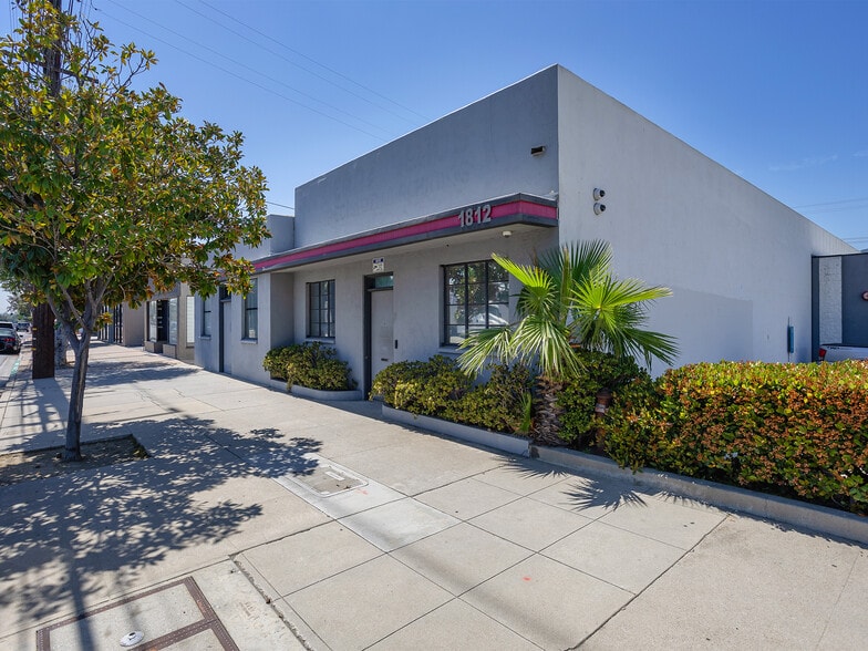 1812 Victory Blvd, Glendale, CA for sale - Building Photo - Image 3 of 41