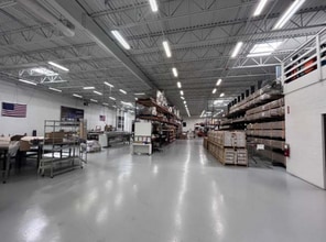 925-933 Oaklawn Ave, Elmhurst, IL for sale Interior Photo- Image 1 of 3