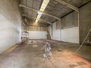 Flex in Eaubonne for lease Interior Photo- Image 2 of 3