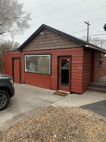 1427 SW Highland Ave, Redmond, OR for sale - Building Photo - Image 3 of 17