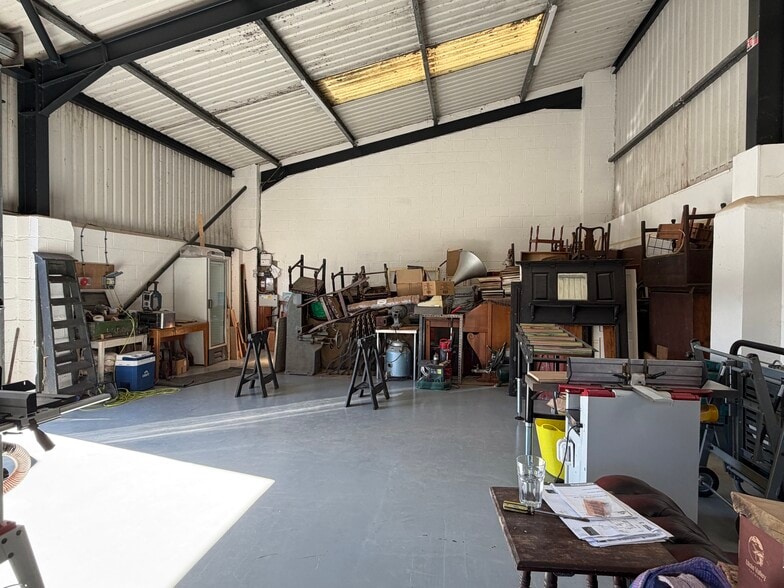 1-5 Village Rd, Christow for lease - Interior Photo - Image 3 of 5