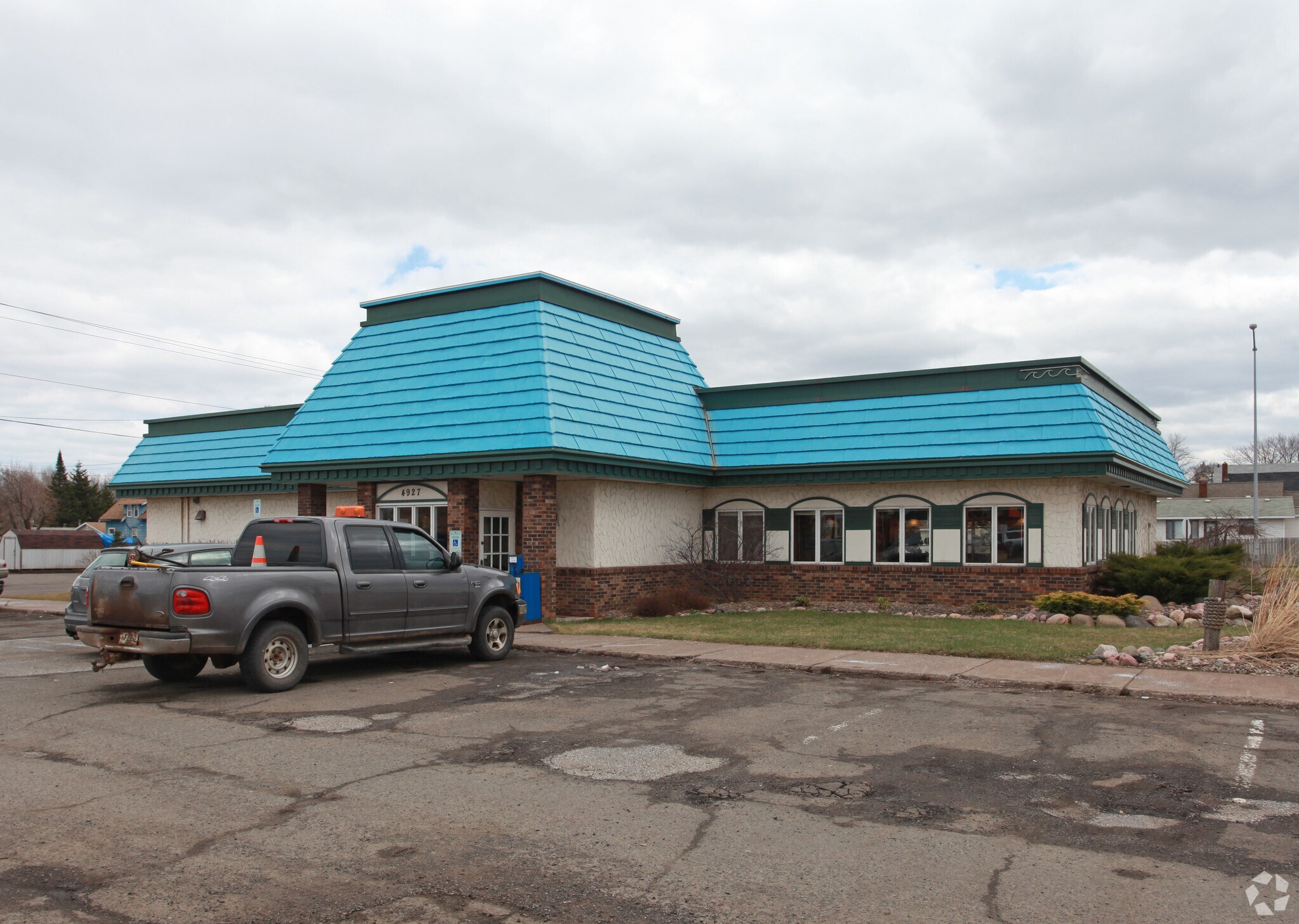 4927 E 2nd St, Superior, WI for sale Primary Photo- Image 1 of 1