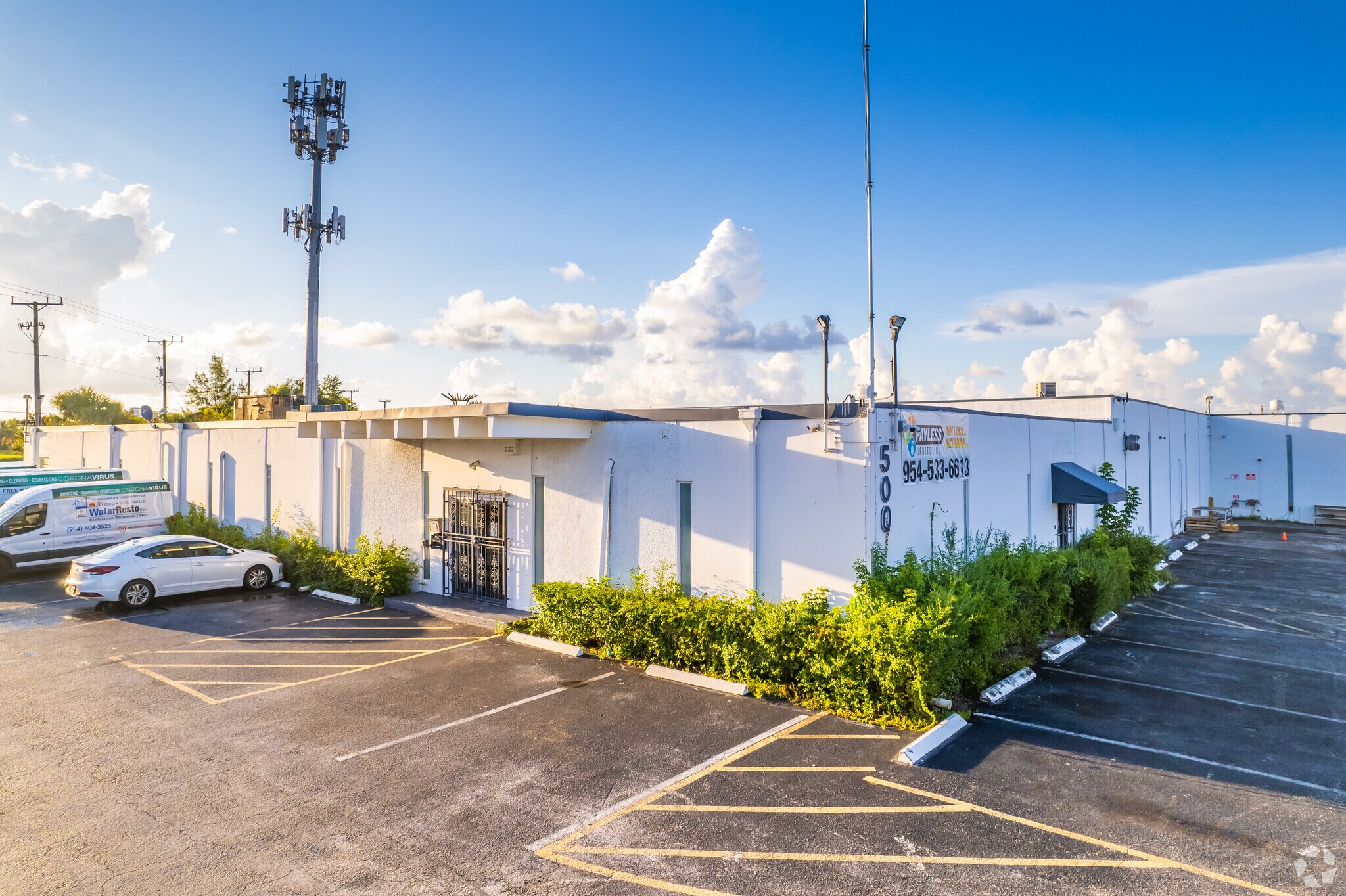 500 NE 190th St, Miami, FL à vendre Photo principale- Image 1 de 9