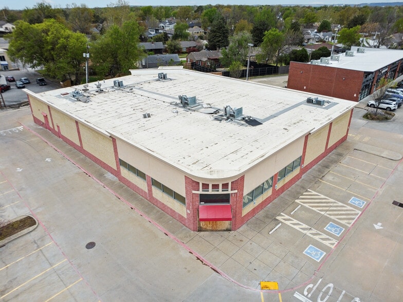 2110 S Harvard Ave, Tulsa, OK à louer - Photo du bâtiment - Image 1 de 5