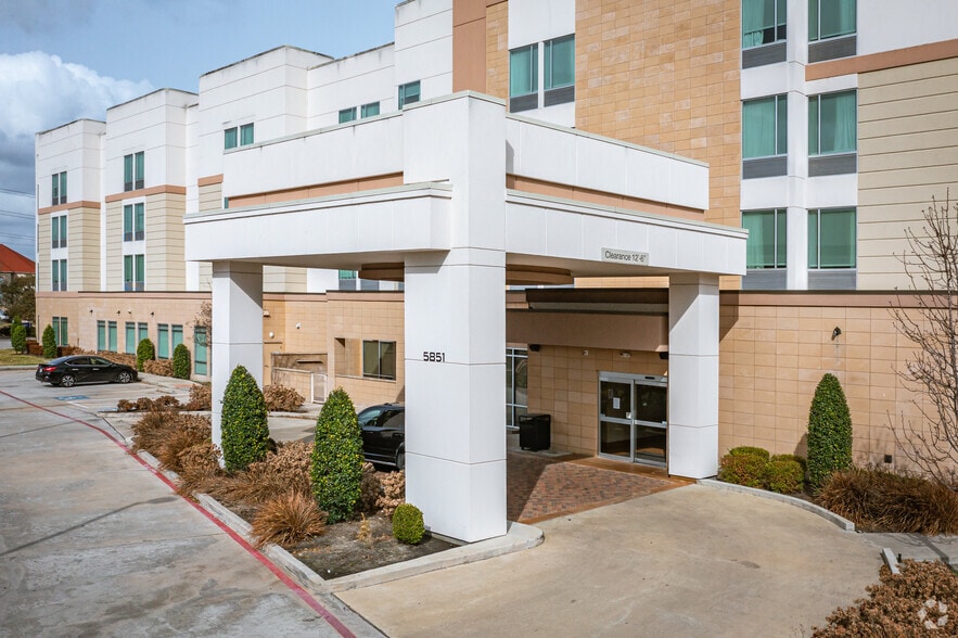 5851 Rogerdale Rd, Houston, TX for sale - Building Photo - Image 3 of 4