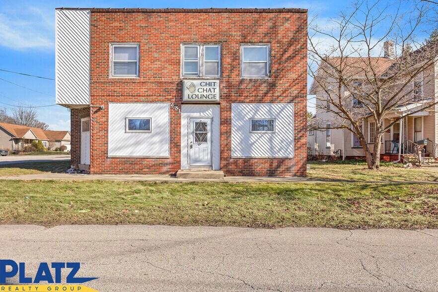 231 N Center St, Newton Falls, OH à vendre - Photo du bâtiment - Image 2 de 13