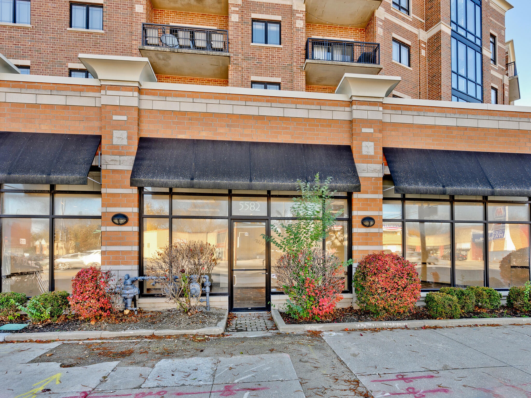 5582 N Lincoln Ave, Chicago, IL for lease Building Photo- Image 1 of 13