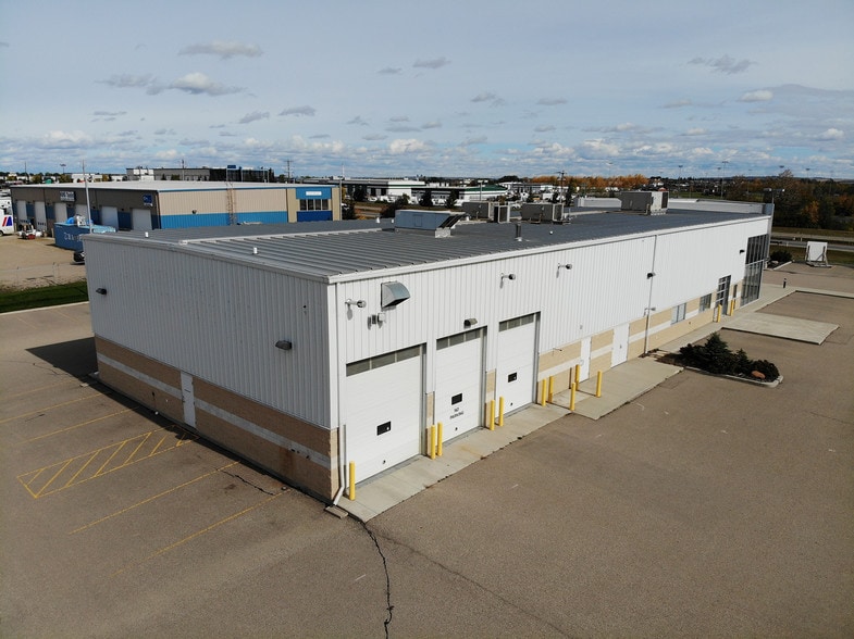 295 Burnt Park Dr, Red Deer County, AB à vendre - Aérien - Image 2 de 11