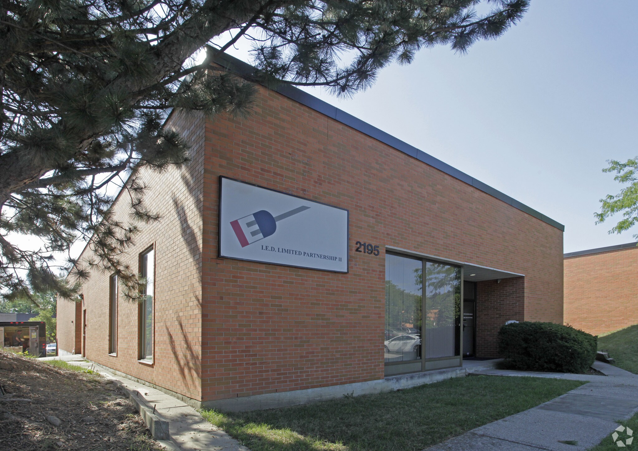 2195 Dunwin Dr, Mississauga, ON for sale Building Photo- Image 1 of 1