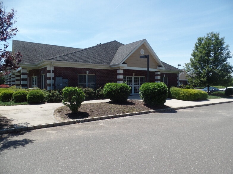 300 & 350 Rike Drive | Millstone, NJ portfolio of 2 properties for sale on LoopNet.ca - Building Photo - Image 2 of 9