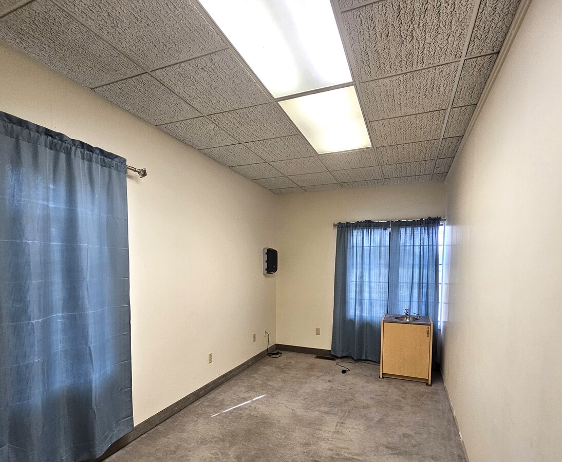 681 S Broadway, Pennsville, NJ 08070 - Unité 1 -  - Photo intérieure - Image 2 of 7