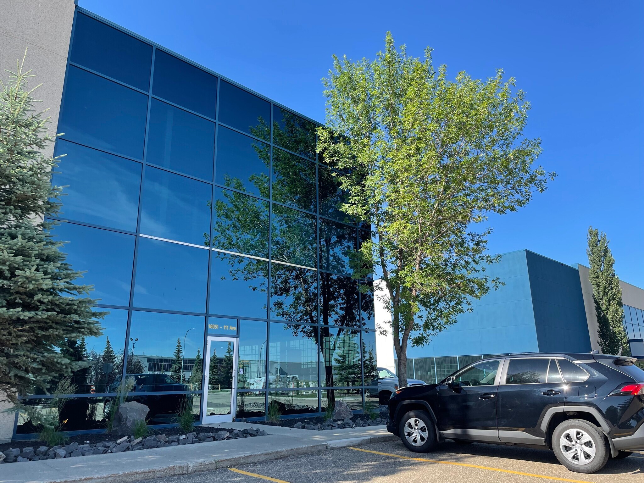 17803 111 Av NW, Edmonton, AB à vendre Photo du bâtiment- Image 1 de 1