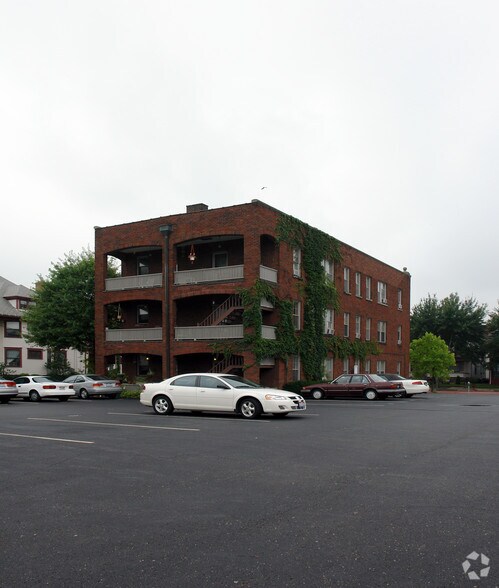 534 Cleveland Ave SW, Canton, OH à vendre - Photo du bâtiment - Image 2 de 7