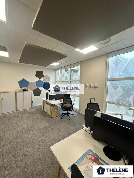 Office in Montpellier for lease - Interior Photo - Image 1 of 10
