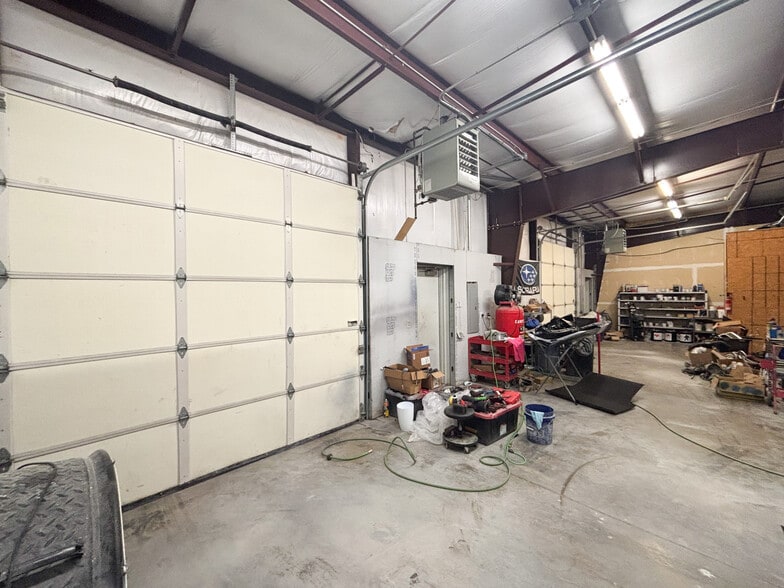 1531 N Commercial Rd, Nixa, MO for lease - Building Photo - Image 3 of 14