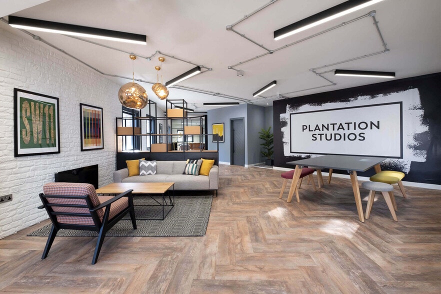 Coral Row, London for lease - Interior Photo - Image 2 of 9