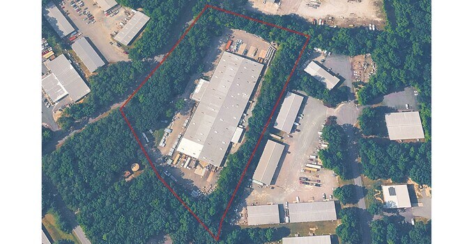Plus de détails pour 125 Roxbury Industrial Ctr, Charles City, VA - Industriel à louer