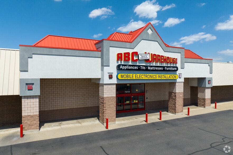 7215-7423 E 10 Mile Rd, Center Line, MI for lease - Building Photo - Image 3 of 6