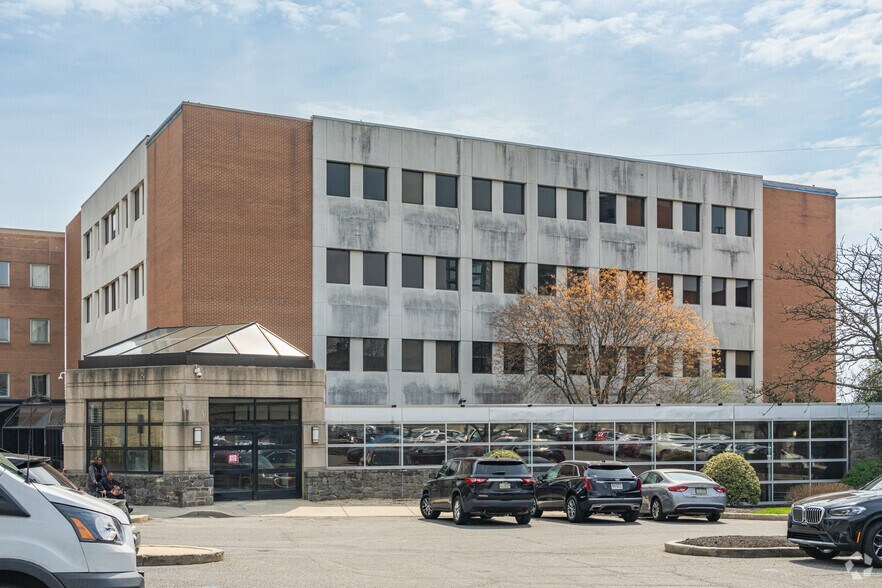 1 Medical Center Blvd, Upland, PA à vendre - Photo du bâtiment - Image 3 de 5