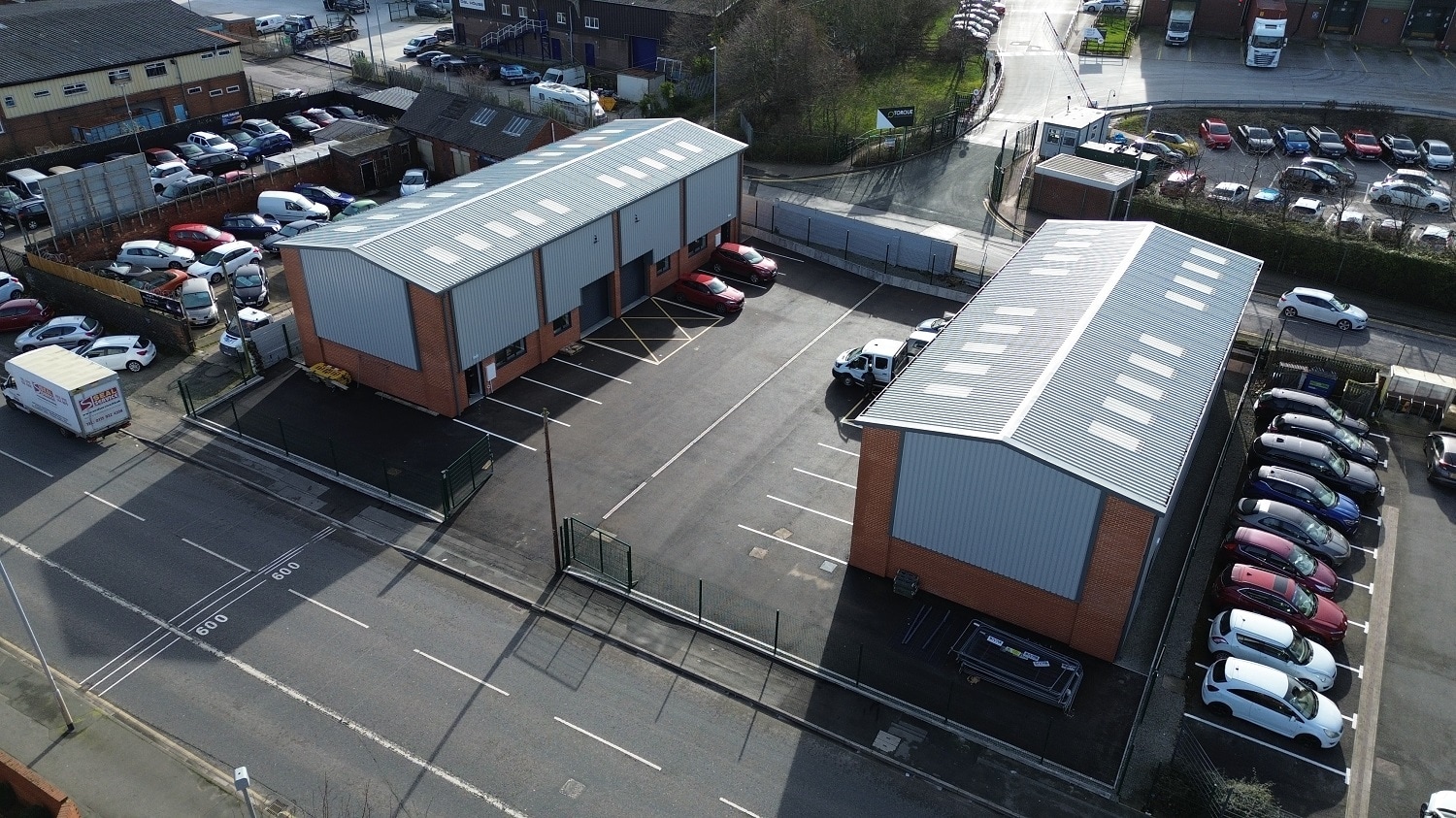 2 Tong Rd, Leeds for lease Primary Photo- Image 1 of 2