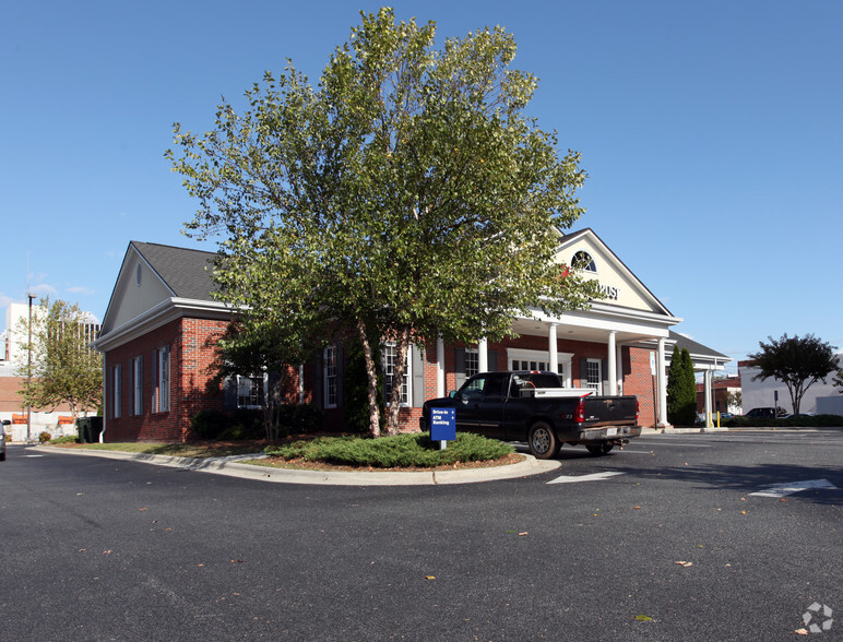 106 N State St, Lexington, NC à louer - Photo principale - Image 1 de 6