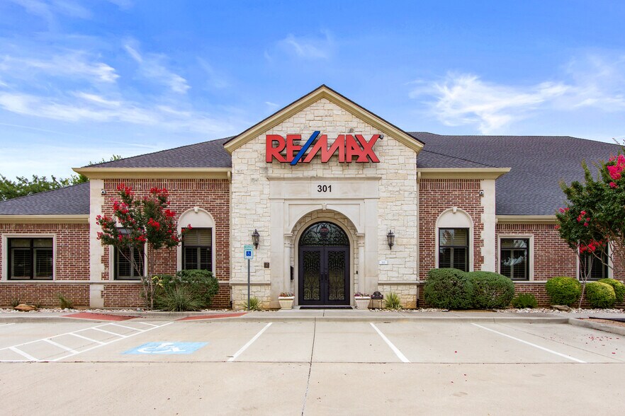 301 S Watters Rd, Allen, TX à louer - Photo du bâtiment - Image 1 de 77