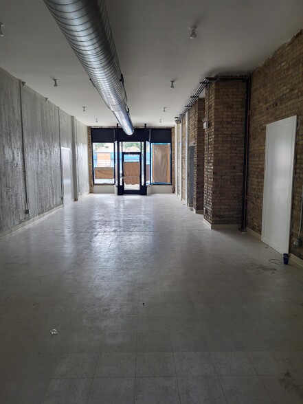 3018-3026 N Cicero Ave, Chicago, IL for lease - Building Photo - Image 3 of 5