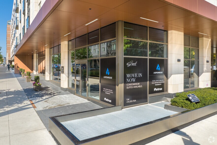 1331 Yonge St, Toronto, ON for lease - Building Photo - Image 2 of 7