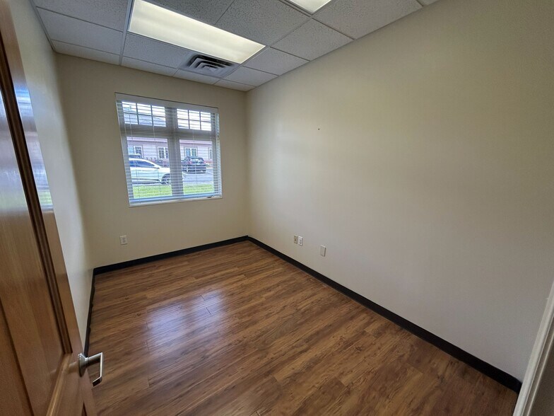 440 Beecher Rd, Columbus, OH à vendre - Photo du bâtiment - Image 3 de 22