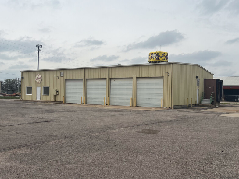 300 W Industrial St, Valley Center, KS à vendre - Photo du b timent - Image 1 de 11