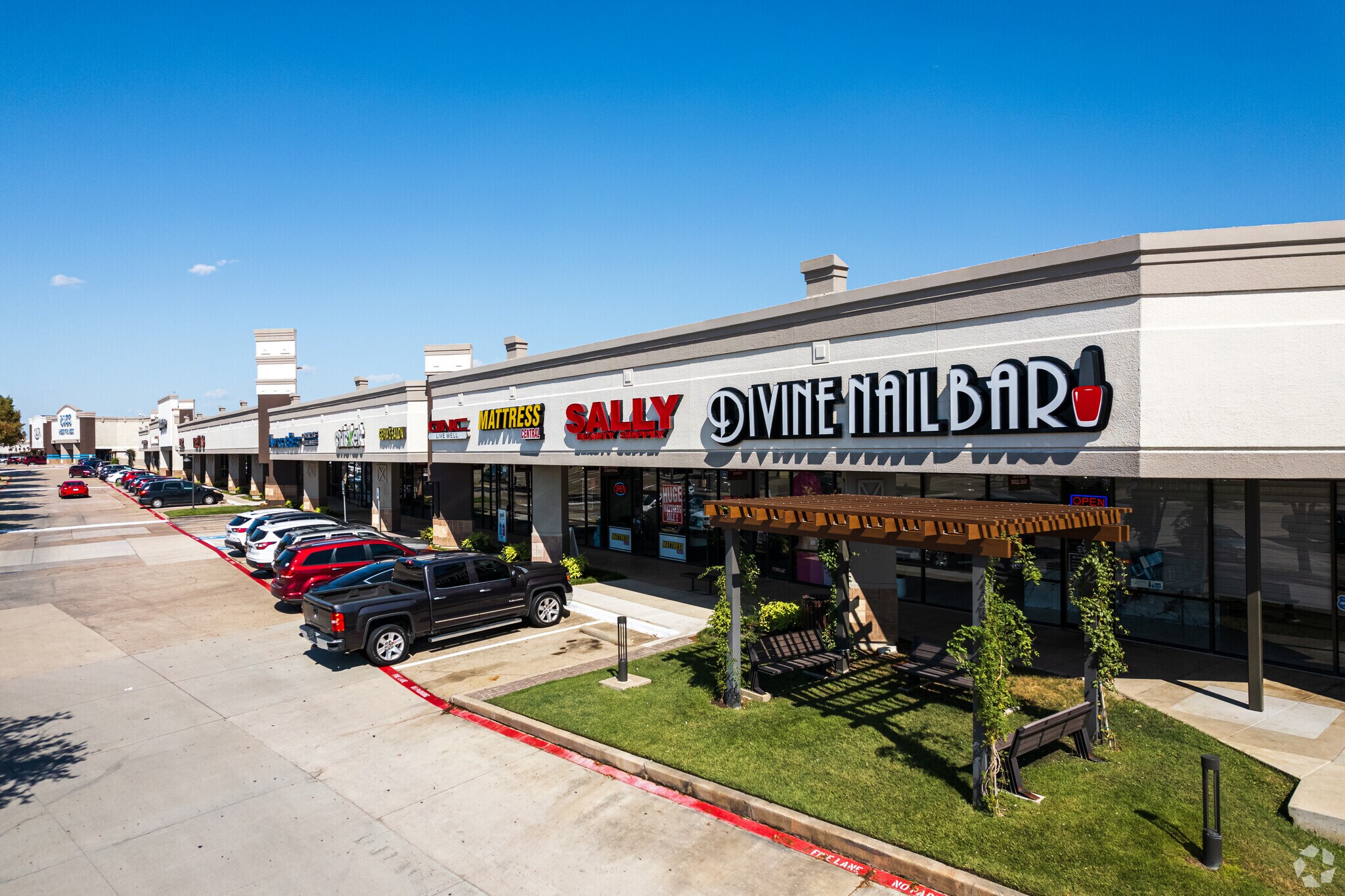 2600-2722 N Josey Ln, Carrollton, TX à louer Photo du bâtiment- Image 1 de 14