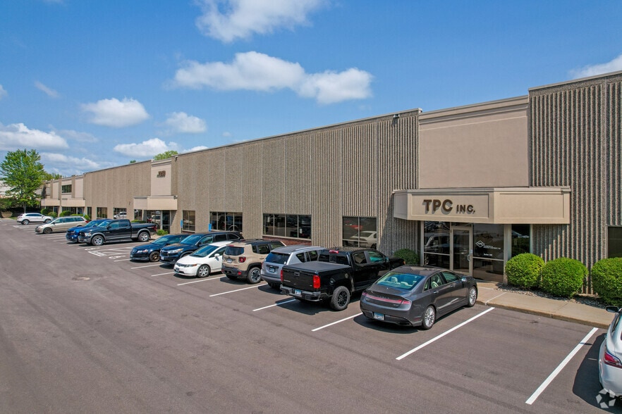 7250 Hudson Blvd N, Oakdale, MN for lease - Building Photo - Image 3 of 13