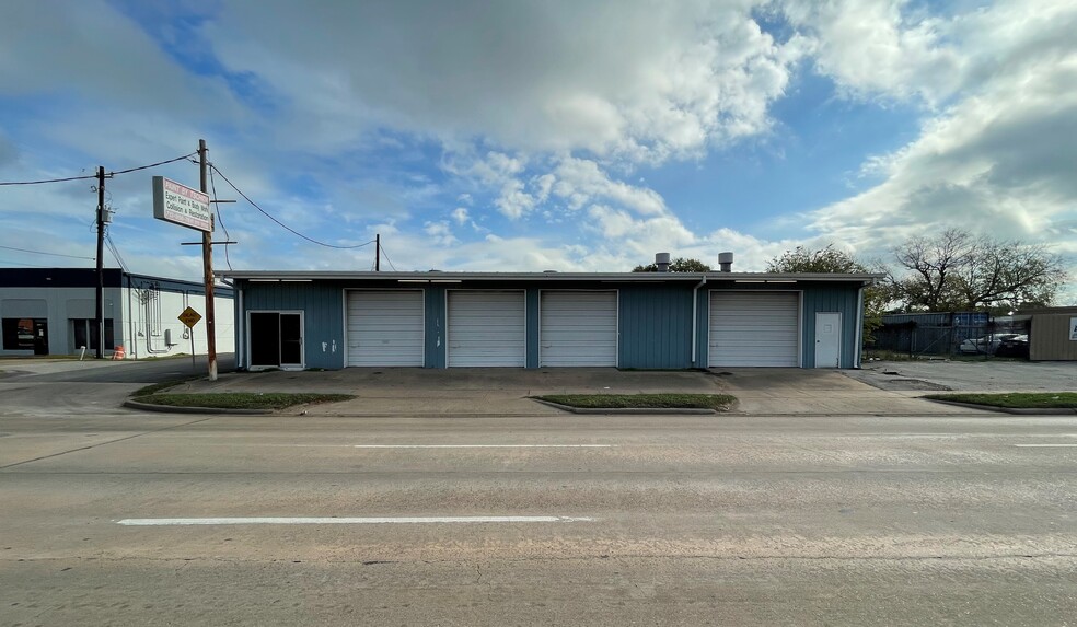 5708 Bingle Rd, Houston, TX for sale - Building Photo - Image 1 of 8