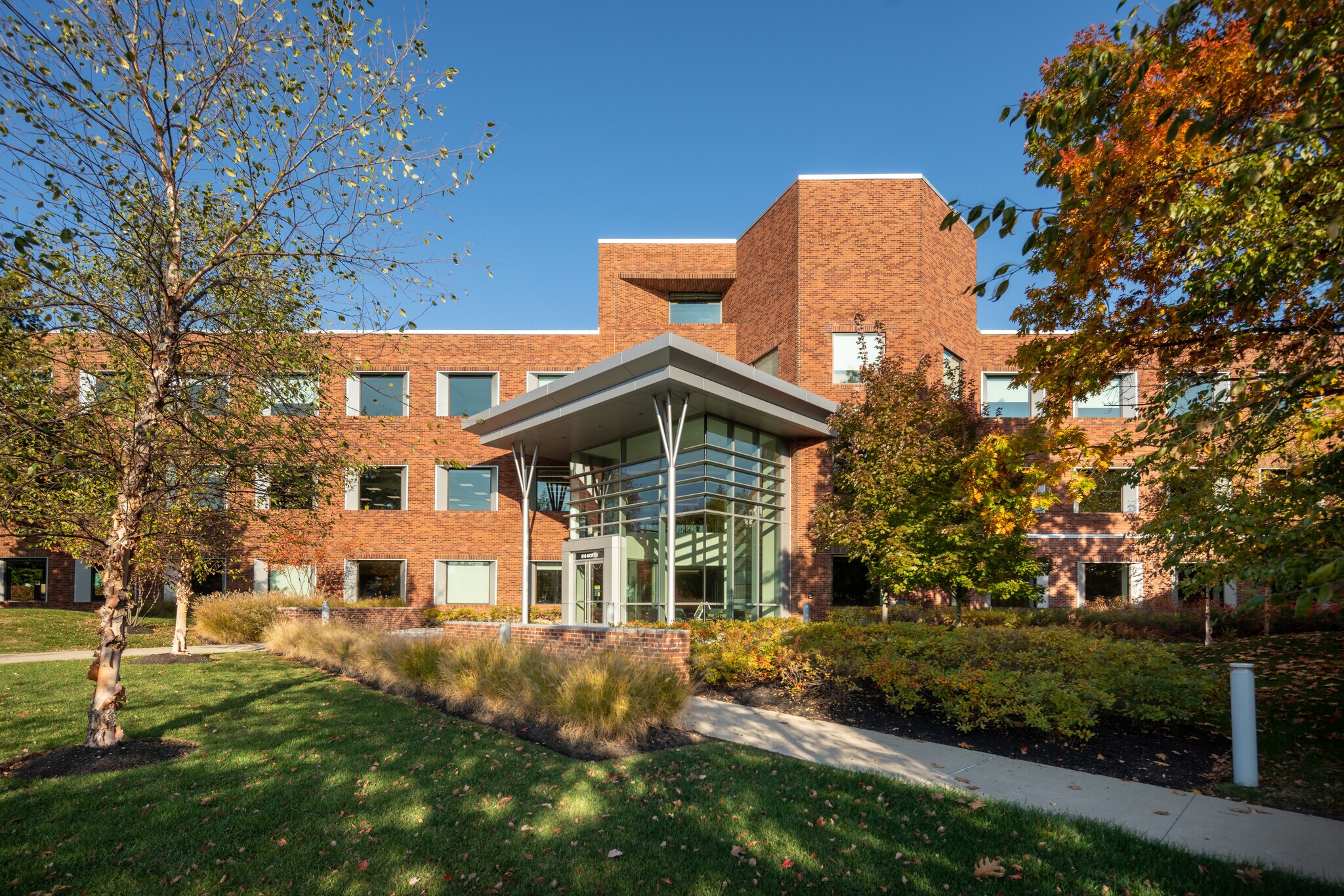 610 Lincoln St, Waltham, MA for lease Primary Photo- Image 1 of 5