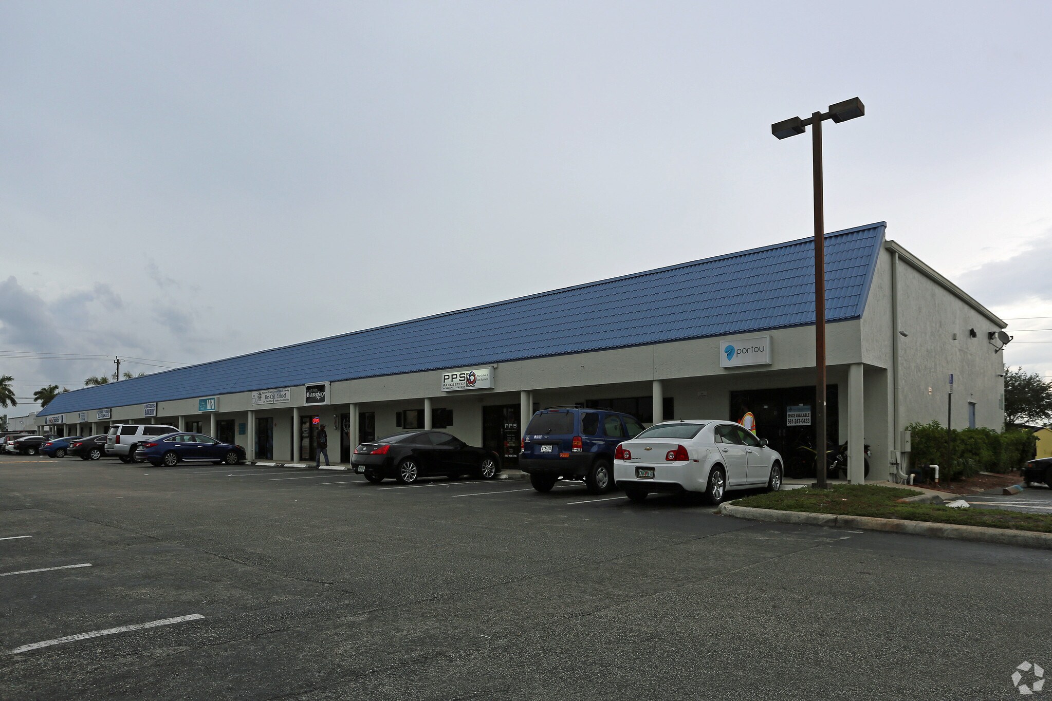 2001 10th Ave N, Lake Worth, FL à louer Photo principale- Image 1 de 8