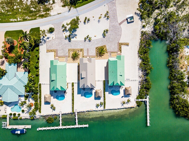 2394 Coco Plum Dr, Marathon, FL à vendre - Photo principale - Image 2 de 46